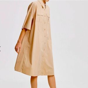 Lattelier Tailored shirt dress oversize tan button utility
lagenlook cotton L